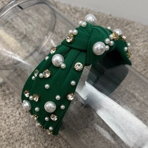 Elegant Green Pearl Embellished Headband